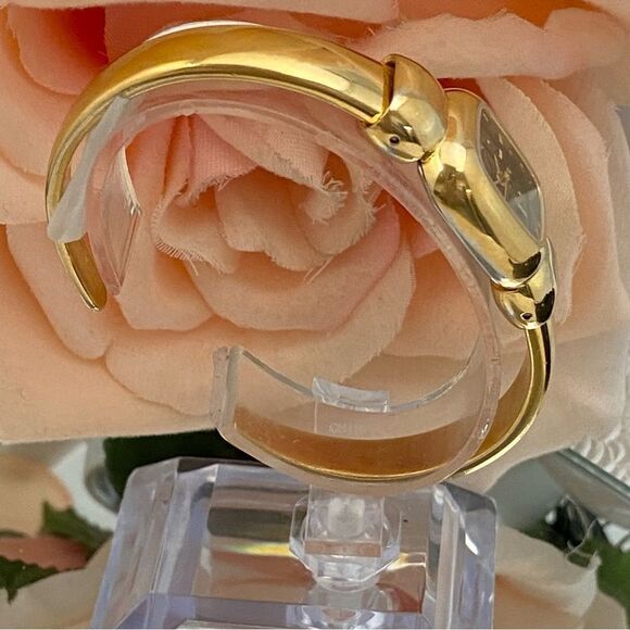 Vintage Gruen Precision Swiss Parts Diamond Accented Dial Hinged Bangle Watch - Picture 6 of 15